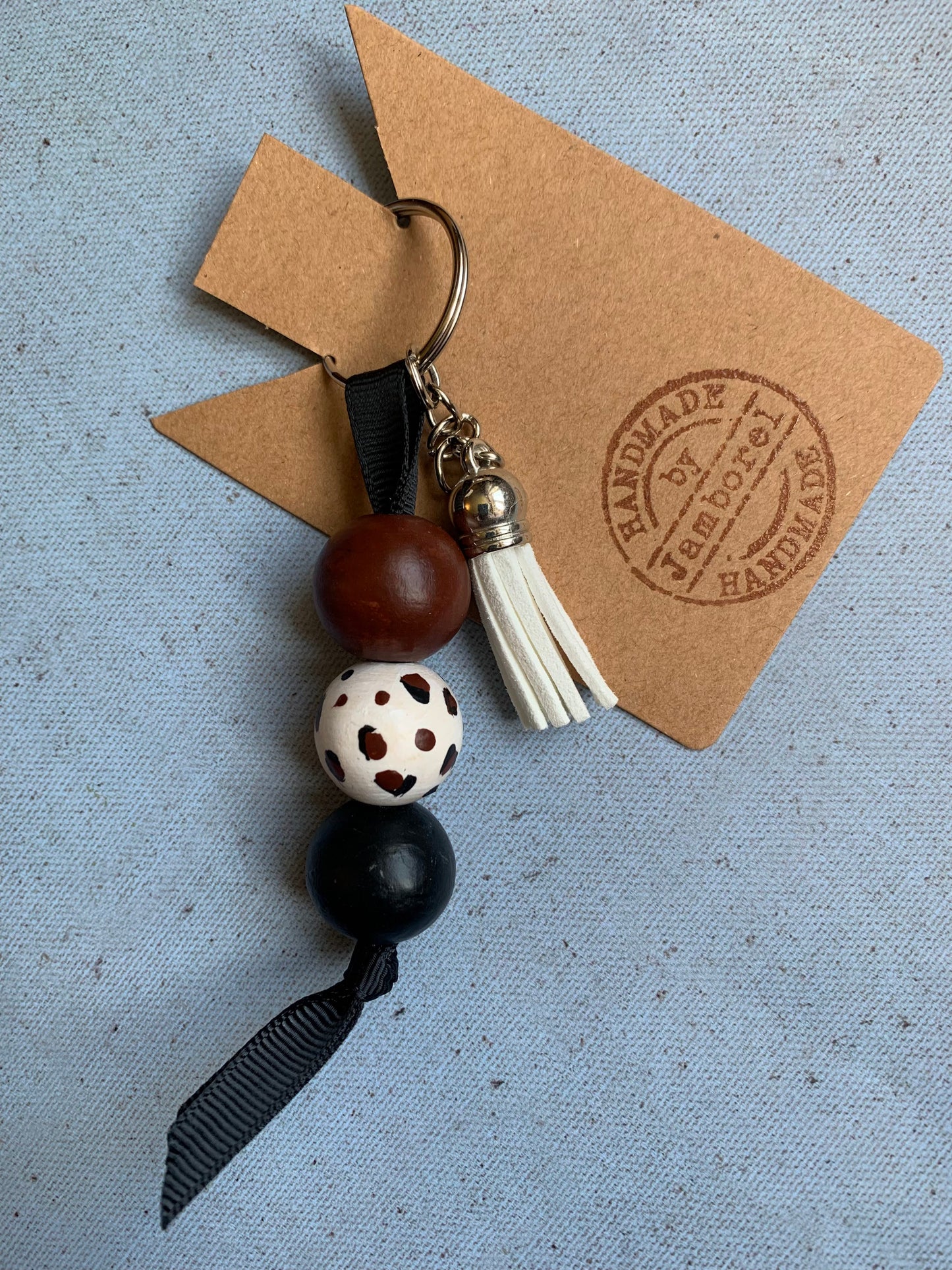 Wooden bead leopard print keyring